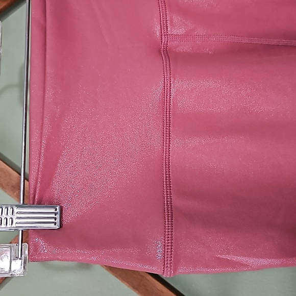 Shiny pink leggings size XL Almazen - Picture 2 of 5